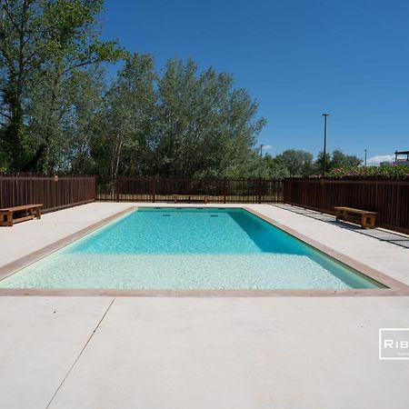 Villa T3 Climatisee En Residence Avec Piscine Виас Экстерьер фото