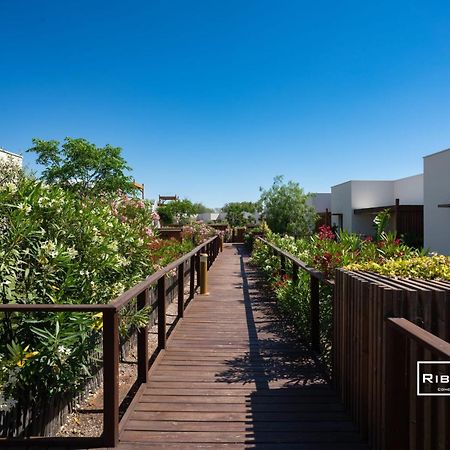 Villa T3 Climatisee En Residence Avec Piscine Виас Экстерьер фото