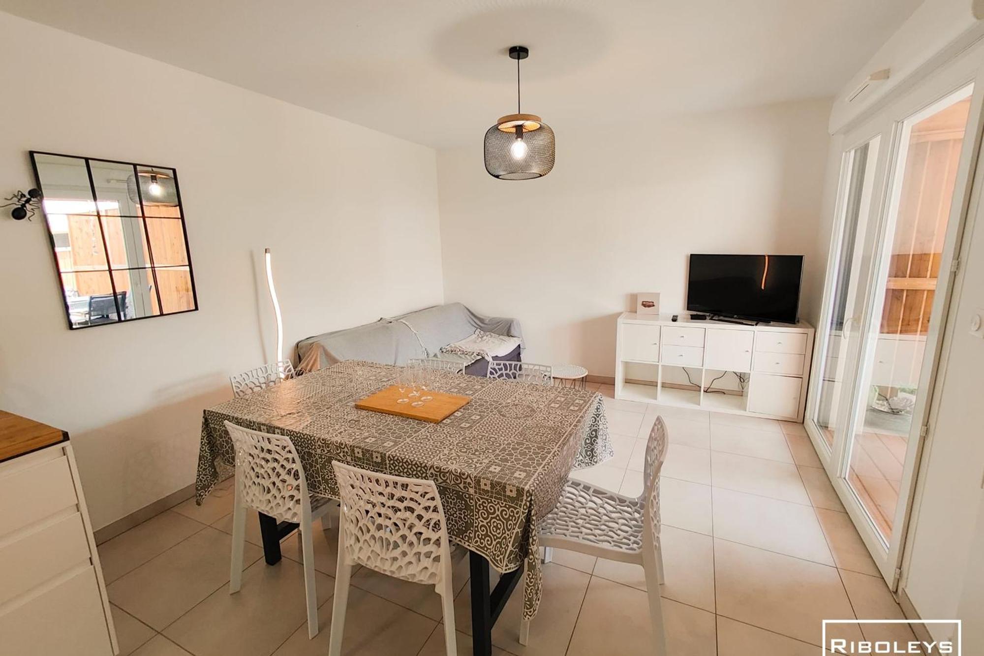 Villa T3 Climatisee En Residence Avec Piscine Виас Экстерьер фото