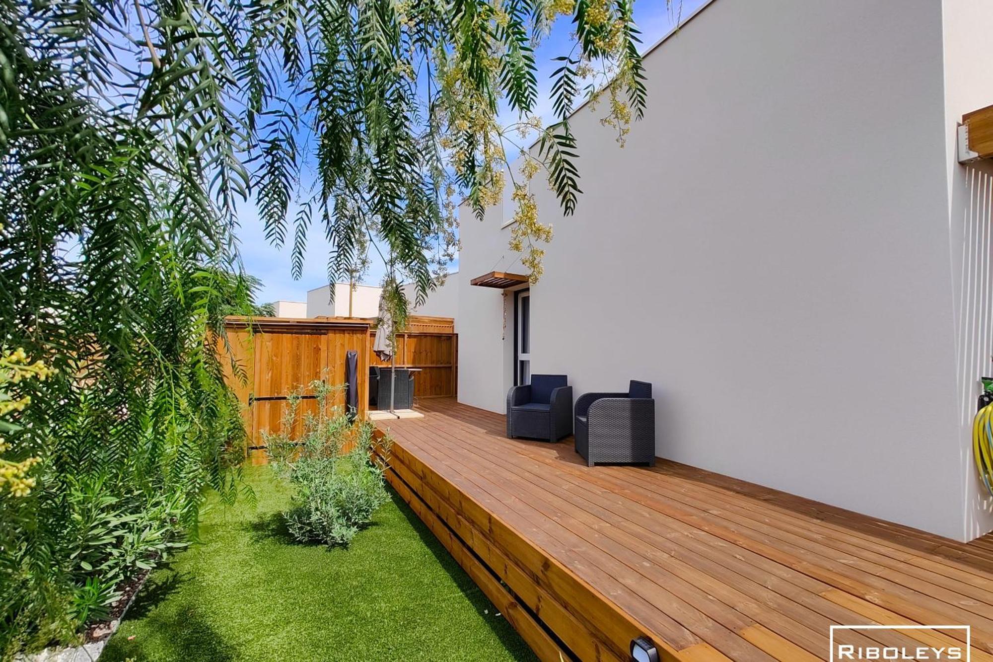 Villa T3 Climatisee En Residence Avec Piscine Виас Экстерьер фото